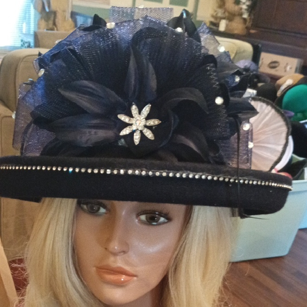 Elegant Black Floral Women's Hat
